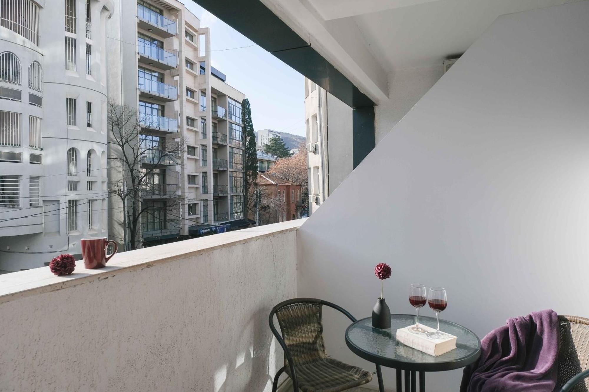 Round Garden Hotel Tbilisi Eksteriør bilde